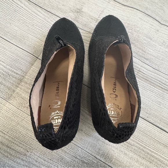 Jeffrey Campbell Black Snakeskin Bootie Platforms - Picture 5 of 7